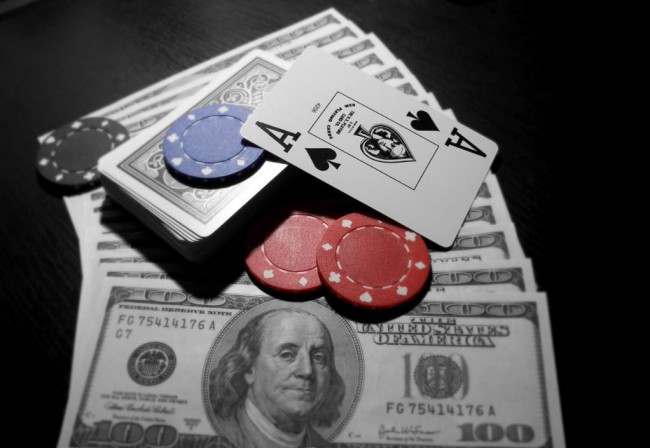 Permainana Manakah Yang Lebih Menguntungkan Judi Poker Ataukah Judi Bola